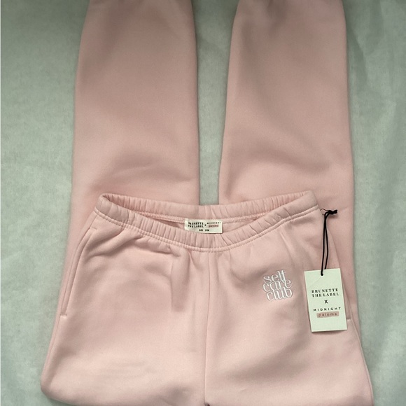 Brunette the Label ‘self care club’ Sweatpants, Size S/M - Picture 2 of 8